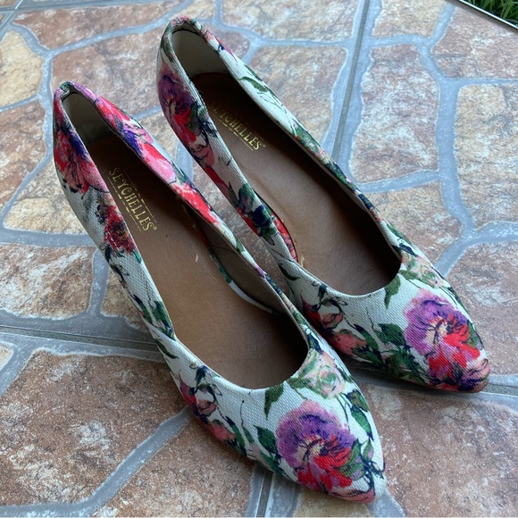 Seychelles Purple Floral Pointed Toe Heels - Picture 8 of 8
